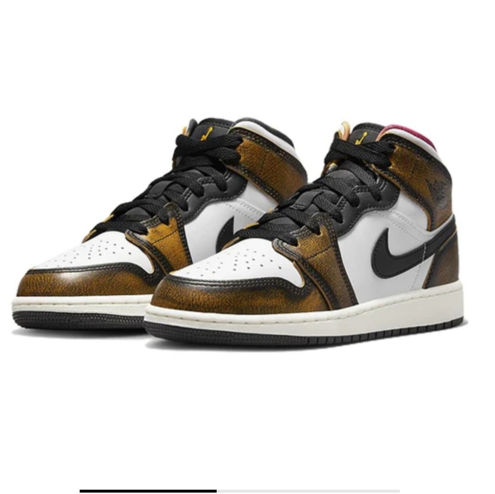 Nike Jordan 1 Mid - Picture 1 of 4